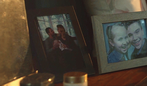 01---family-photos.gif