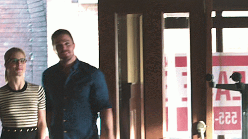 01---olicity-walk-in.gif