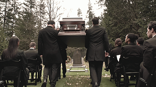 01---tommys-casket.gif