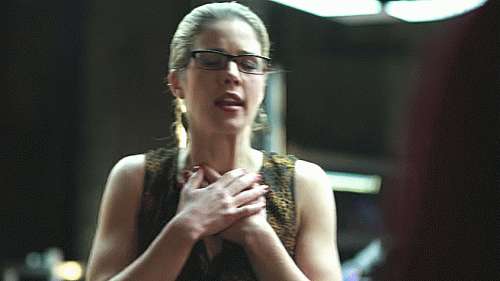 03---roy-scares-felicity.gif