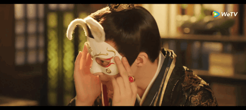 0586bfc793431e09426.gif