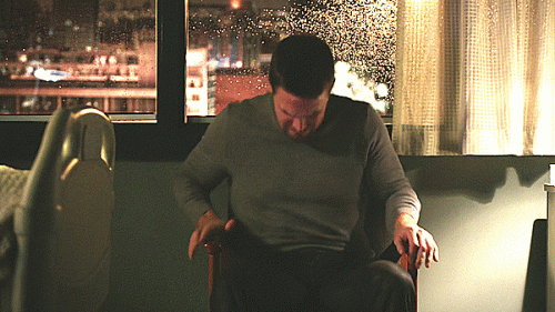 07---oliver-worried-chair.gif