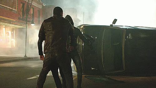 08---oliver-picks-up-felicity.gif