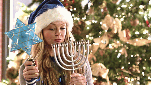 09---donna-loves-hanukkah.gif