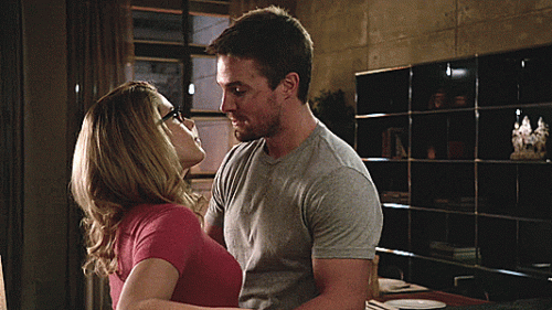 10---leaning-kiss.gif