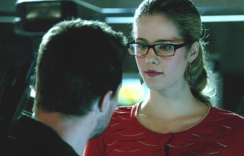 11---felicity-touche-head-tilt.gif