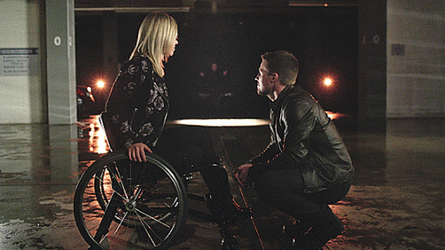 13---darhk-claps-for-olicity.gif