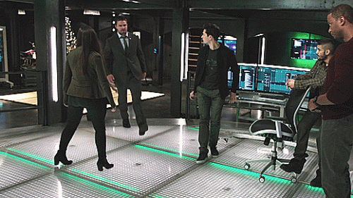 13---olicity-arrive-ombre-coat.gif