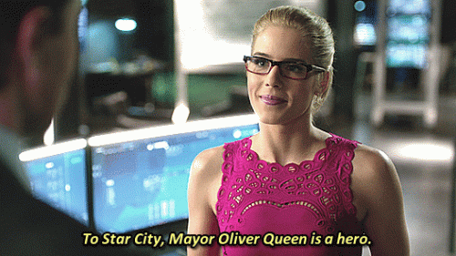 13---oliver-queen-is-a-hero.gif