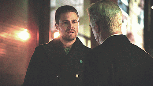 14---oliver-sees-smoak-tech.gif