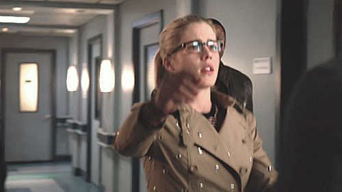 23---olicity-hug.gif