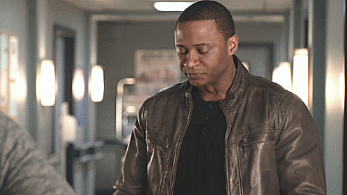 25---diggle-facepalm.gif