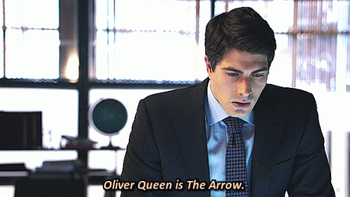 26---oliver-queen-is-the-arrow.gif