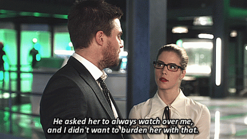 26---oliver-queen-thinking.gif