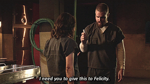 35---give-this-to-felicity.gif