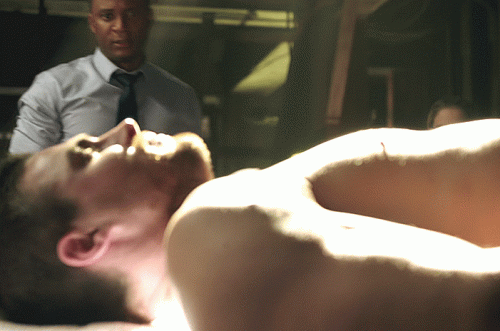 48---oliver-wakes-up.gif