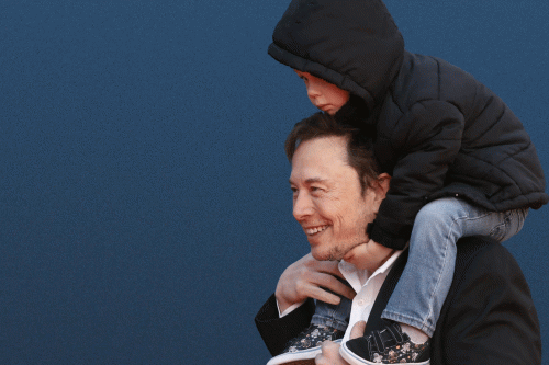 527a8b3ba9ae55d3e5f28711994668e14d-musk-son.2x.rhorizontal.w1100.gif