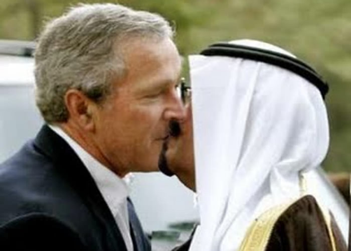 bush2kissingsaudiprince.jpg