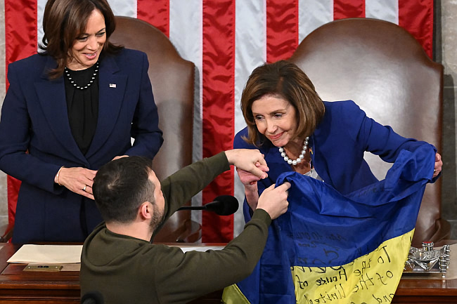 pelosiharriswithzelensky00778a3410f21eb8.jpg