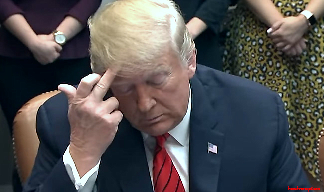 trumpgivingfinger
